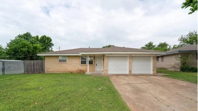 1103 Elmhurst St in Moore, OK - Building Photo - Building Photo