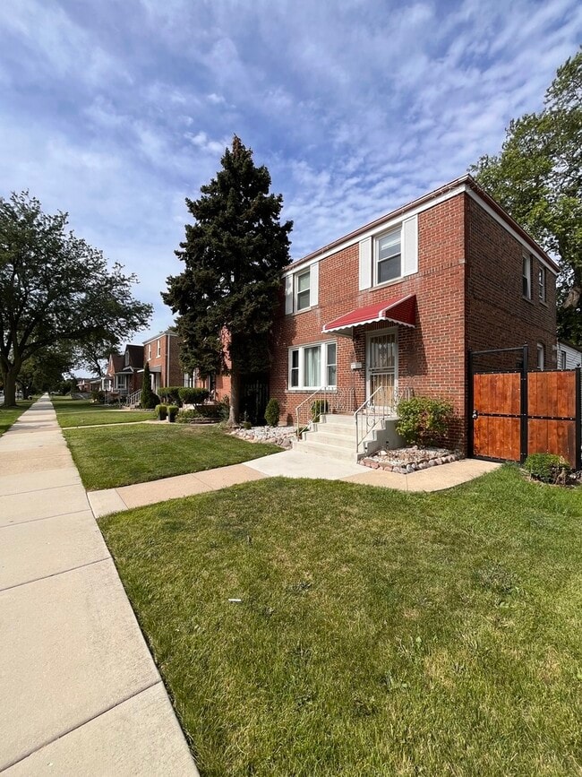 5238 S Hamlin Ave in Chicago, IL - Building Photo - Building Photo