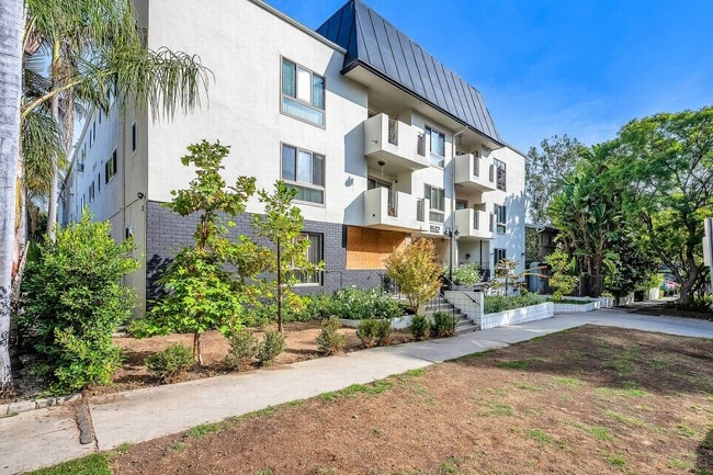 1532 Hayworth Ave in Los Angeles, CA - Building Photo - Building Photo