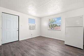 1908 43rd St S in St. Petersburg, FL - Building Photo - Building Photo