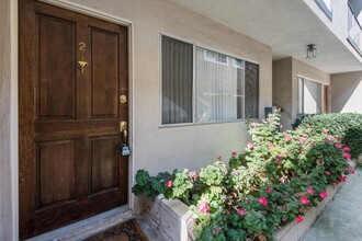 1331 Berkeley St in Santa Monica, CA - Building Photo - Building Photo