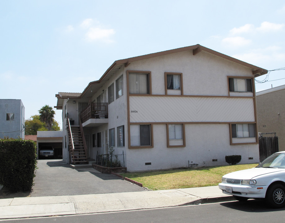 16826 S New Hampshire Ave in Gardena, CA - Building Photo