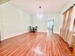 9 S Missouri Ave in Mercedes, TX - Building Photo - Building Photo