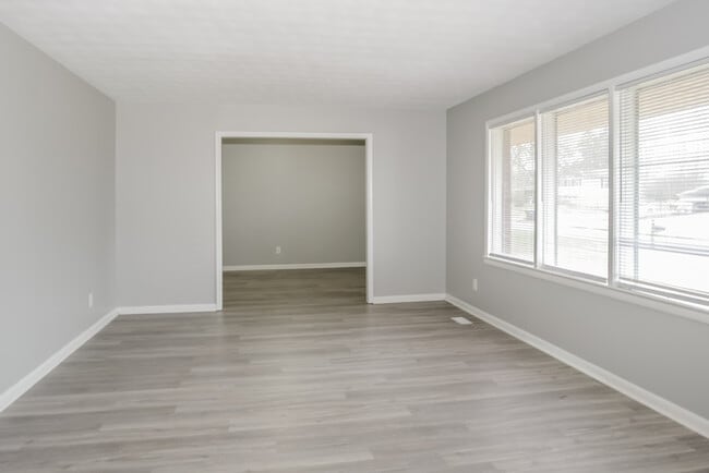 35 Sandra Ln in Athens, AL - Foto de edificio - Building Photo
