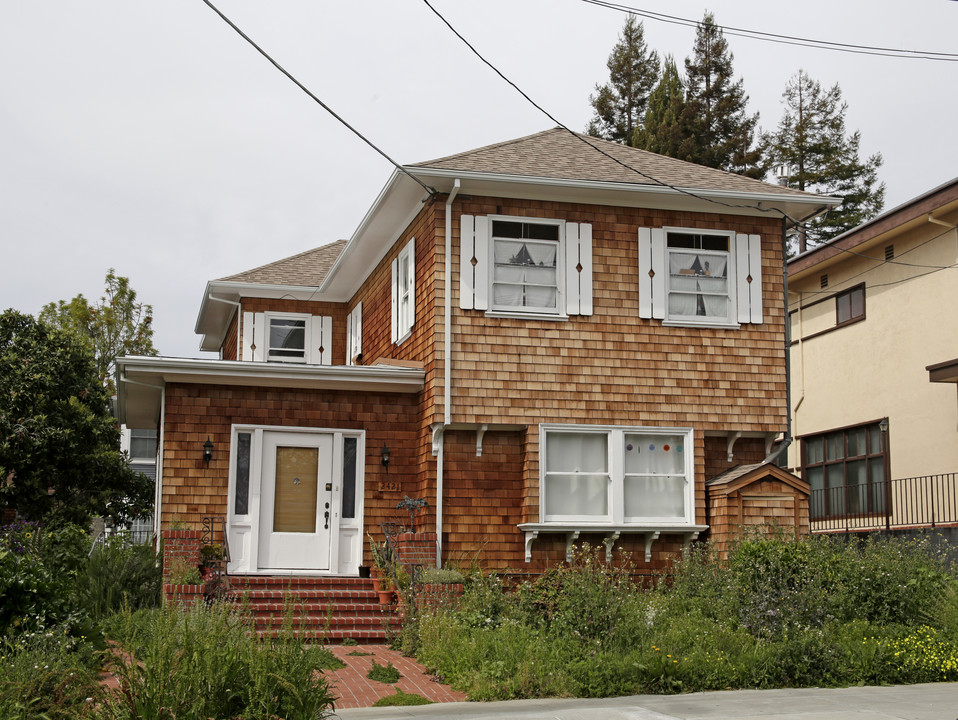 2421 Webster St in Berkeley, CA - Building Photo