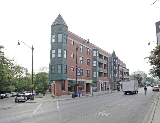 2475 N Lincoln Ave