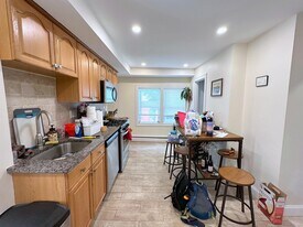 164 Charles St, Unit 2 in Cambridge, MA - Building Photo