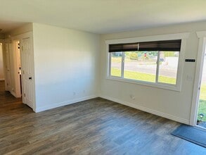 606 NW 10th Ave in Camas, WA - Building Photo - Building Photo
