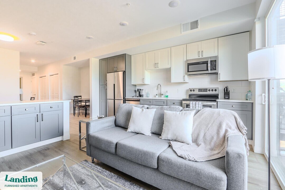 210 E Green St, Unit 805 in Ithaca, NY - Building Photo