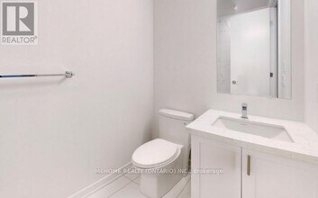 15-2415 Ellerslie Ave in Toronto, ON - Building Photo - Building Photo