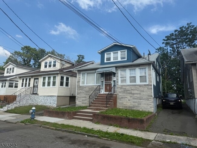 284 Isabella Ave in Irvington, NJ - Building Photo - Building Photo