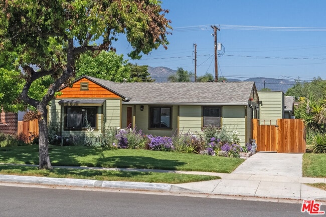 420 N Frederic St in Burbank, CA - Building Photo - Building Photo