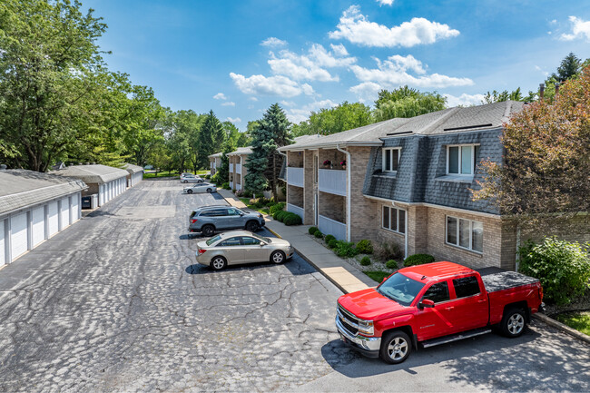 Spring Creek Condominiums in Highland, IN - Building Photo - Building Photo