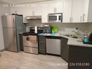 258A Sunview St in Waterloo, ON - Building Photo - Building Photo