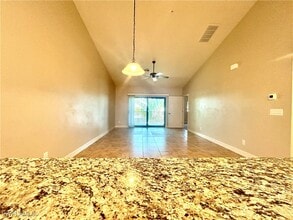 4035 SW 8th Pl in Cape Coral, FL - Building Photo - Building Photo