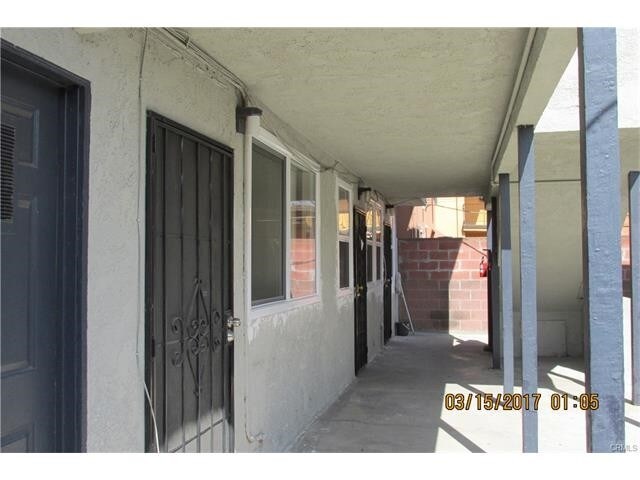 6759 Cherry Ave in Long Beach, CA - Building Photo - Building Photo