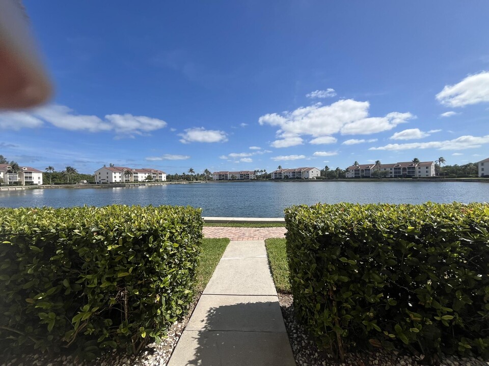 4484 NE Ocean Blvd in Jensen Beach, FL - Building Photo