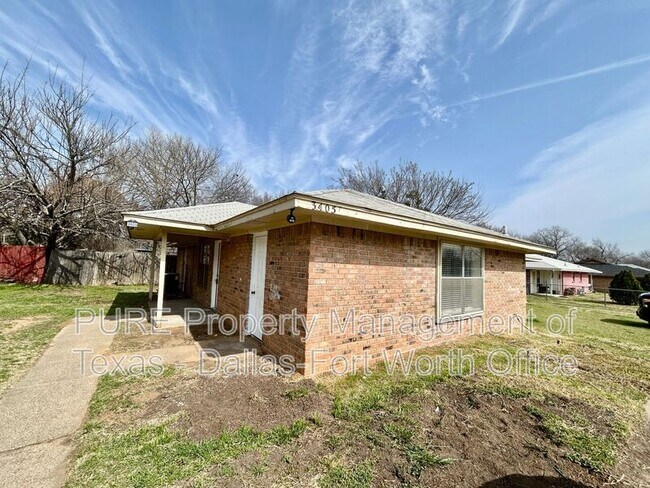 3405 Orchard St in Forest Hill, TX - Building Photo - Building Photo