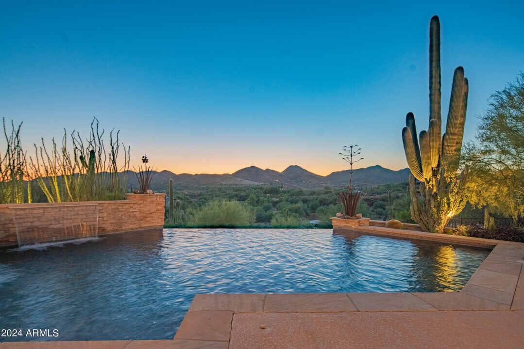 38840 N Spur Cross Rd in Cave Creek, AZ - Building Photo
