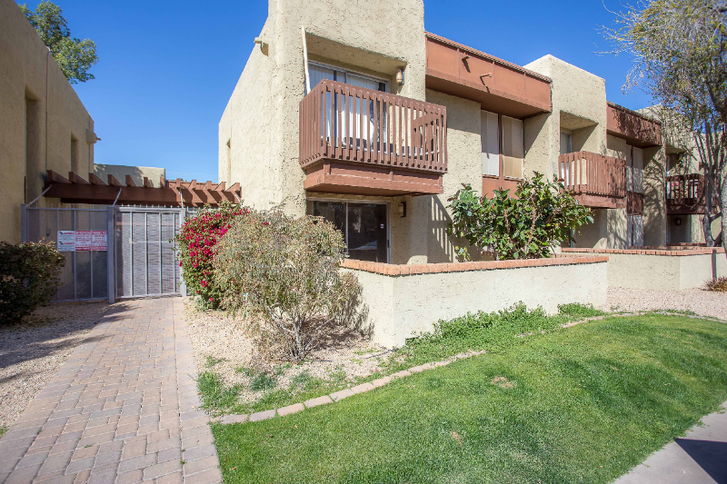 1701 W Tuckey Ln in Phoenix, AZ - Foto de edificio