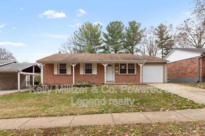 2126 Northernlimits Dr in Florissant, MO - Building Photo