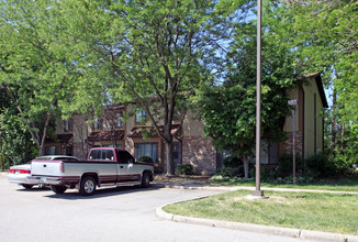 Greenview Gardens in Toledo, OH - Building Photo - Building Photo