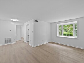 708 S Arlington Mill Dr in Arlington, VA - Building Photo - Building Photo