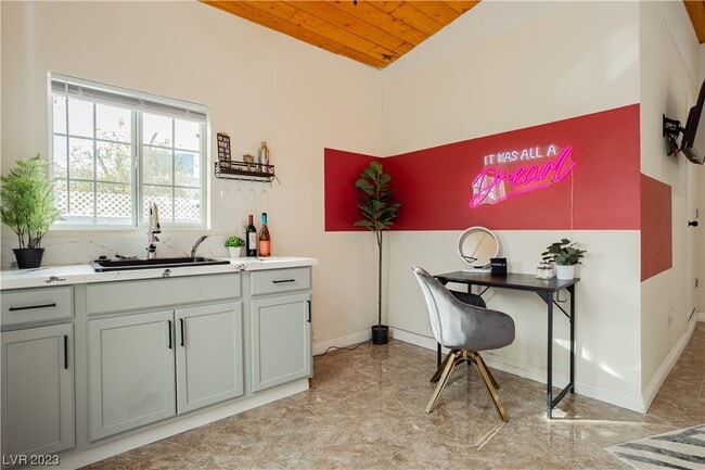 property at 2205 Santa Paula Dr