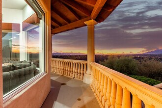 4667 N Rocky Crest Pl in Tucson, AZ - Building Photo - Building Photo