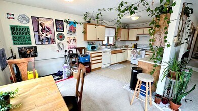 799-801 Weeks Ave SE in Minneapolis, MN - Building Photo - Building Photo
