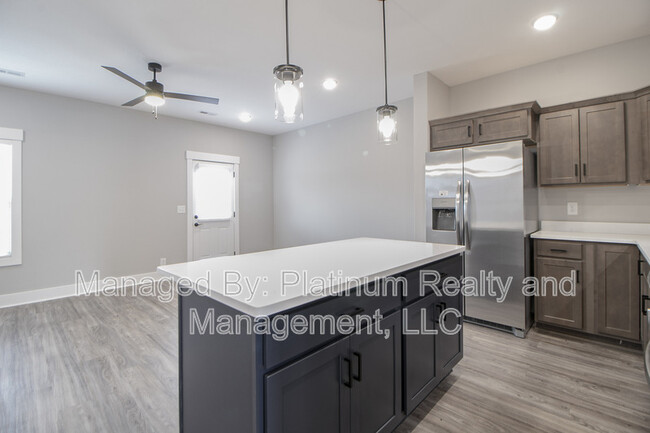 407 Jonathan Wade Cir in Clarksville, TN - Building Photo - Building Photo