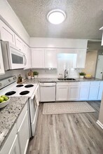 201 Harvard in College Station, TX - Foto de edificio - Building Photo