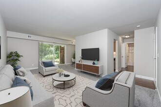 Village of Coldstream in Cincinnati, OH - Building Photo - Building Photo