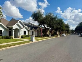 1612 Cardinal Ave W in McAllen, TX - Building Photo