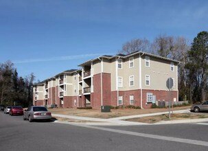1020 Little John Dr, Unit 123 in Charleston, SC - Foto de edificio - Building Photo