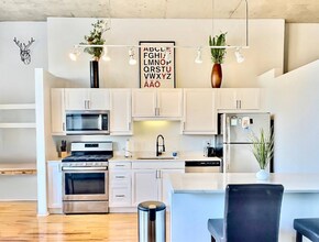 6 S Laflin St, Unit 403 in Chicago, IL - Building Photo - Building Photo