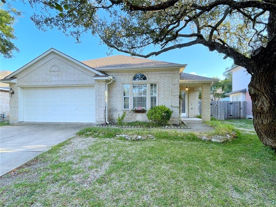 17713 Box Canyon Terrace in Round Rock, TX - Foto de edificio