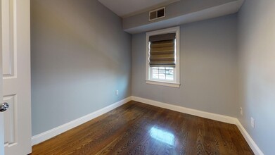 149 G St, Unit 3 in Boston, MA - Building Photo - Building Photo