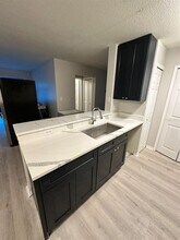 5455 Vineland Rd in Orlando, FL - Foto de edificio - Building Photo