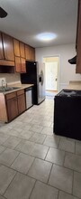 2821 Pebble Dr in Decatur, GA - Foto de edificio - Building Photo