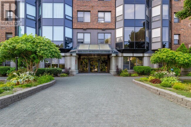 156 Portugal Cove Rd in St John's, NL - Building Photo - Building Photo