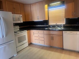 3717 46th Ave S, Unit 11 in St. Petersburg, FL - Building Photo