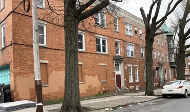 1600-1602 Market St in Harrisburg, PA - Foto de edificio - Building Photo