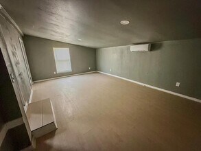 2011 Waco St in Gatesville, TX - Building Photo - Building Photo