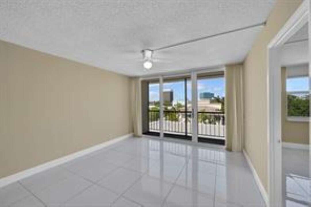 4501 NE 21st Ave, Unit 412 in Fort Lauderdale, FL - Foto de edificio