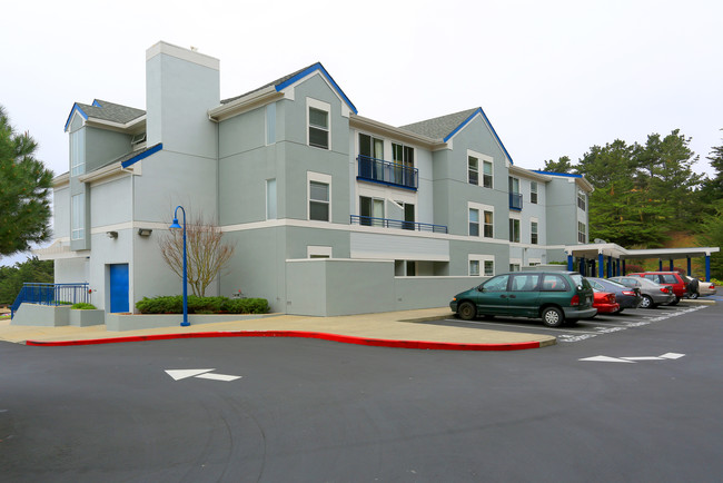 Oceana Terrace in Pacifica, CA - Foto de edificio - Building Photo