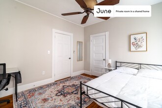 Private bedroom in 5 bed/2 bath Home in Brookline, MA - Building Photo - Building Photo