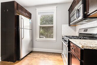 1212 Lake Michigan Dr NW, Unit 1212 in Grand Rapids, MI - Foto de edificio - Building Photo