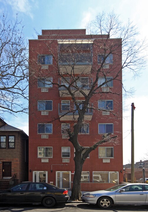 14014 Cherry Ave in Flushing, NY - Building Photo