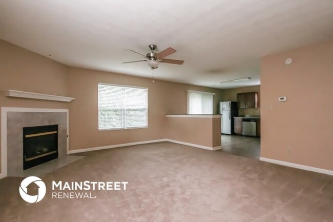 3338 Montgomery Dr in Indianapolis, IN - Foto de edificio - Building Photo